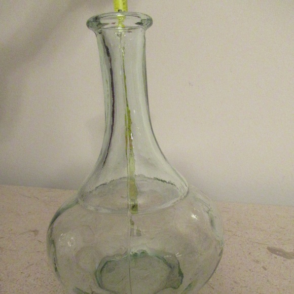 Pale Green Decanter and Stopper - Picture 8 of 8